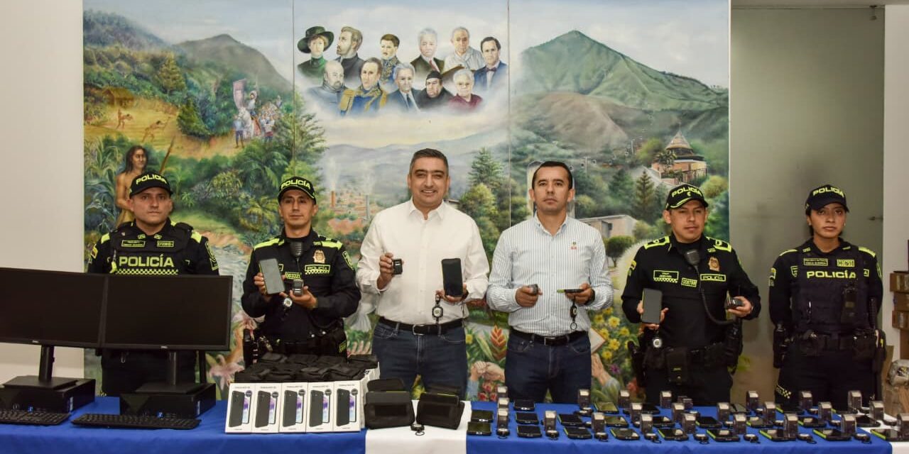 Itagüí fortalece la seguridad con 170 nuevos equipos tecnológicos para la Policía Nacional