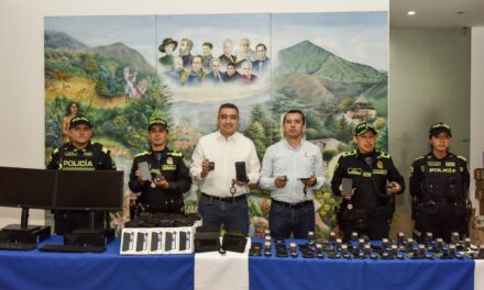 Itagüí fortalece la seguridad con 170 nuevos equipos tecnológicos para la Policía Nacional
