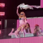 Concierto de Robbie Williams en Bilbao BBK Live: show multitudinario y cameo sorpresa con CMAT