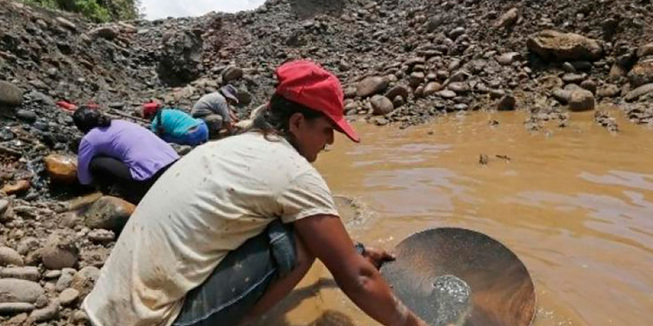 Gobierno crea fondo y programa para fortalecer la pequeña minería en Colombia