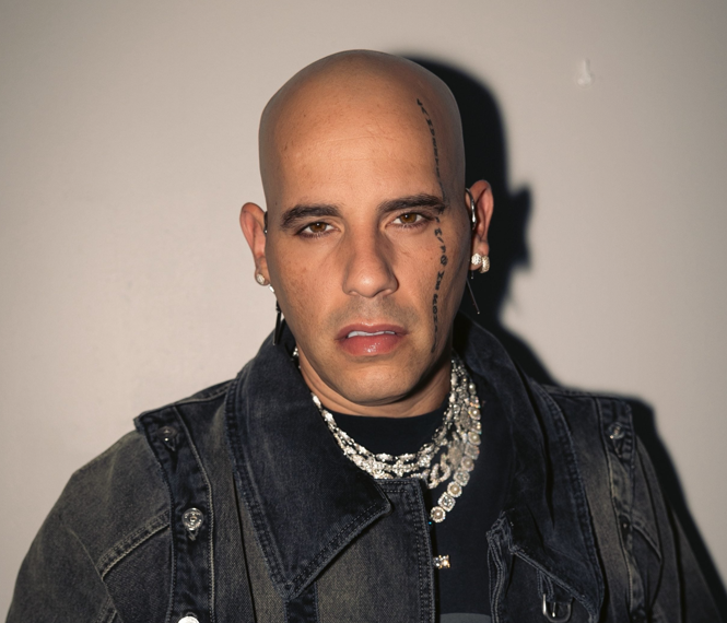 Kendo Kaponi regresa después de ocho años con ‘APOCALIPTO’, un álbum marcado por la pérdida y la transformación