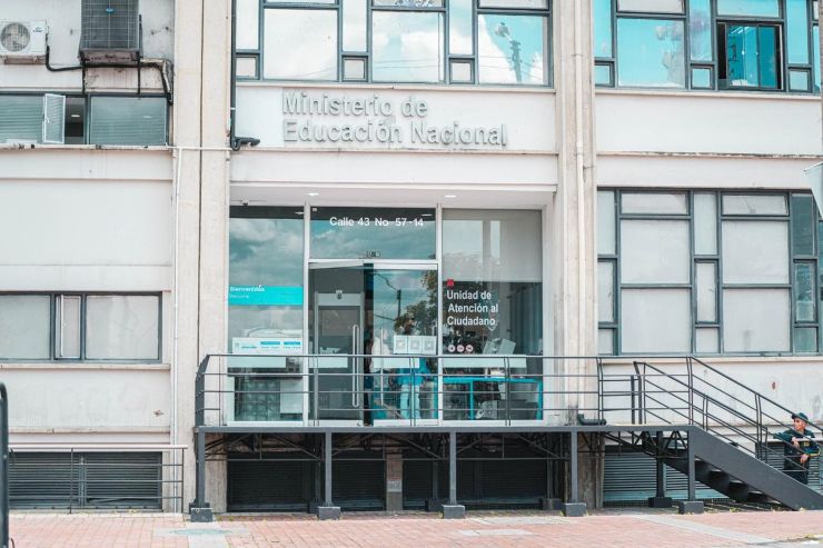 Ministerio de Educación activa plan de respuesta tras terremoto: reportan afectaciones en 29 departamentos