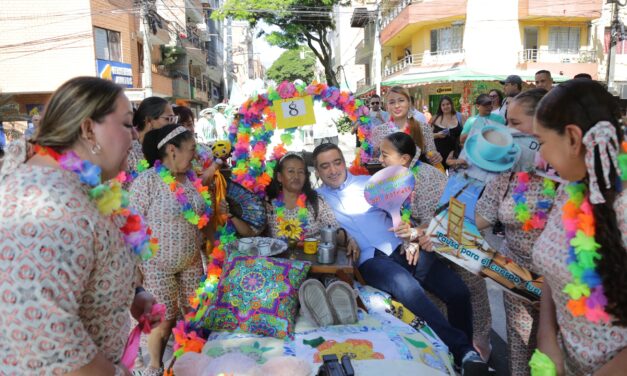 Itagüí abre convocatoria para el tradicional Desfile de Camas y Comparsas del Día Mundial de la Pereza