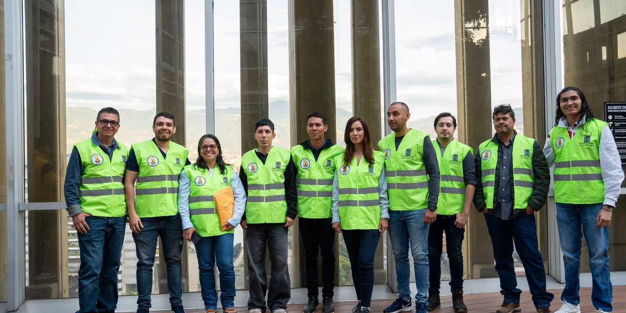 Medellín envió 13 ingenieros voluntarios al Eje Cafetero para evaluar edificaciones tras el terremoto