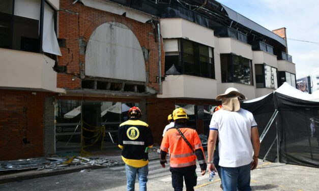 Rescatan 5.000 vacunas de hospital colapsado en Pereira tras el terremoto