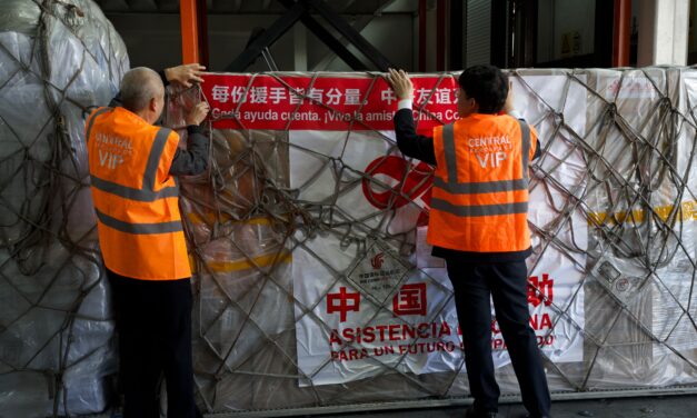 China entrega 77,6 toneladas de ayuda humanitaria a Colombia tras el sismo del 10 de agosto