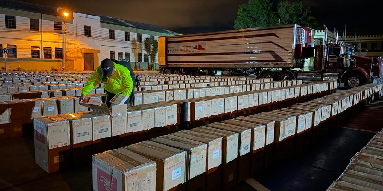 Incautan más de 826.000 cajetillas de cigarrillos en Nariño y capturan a una persona