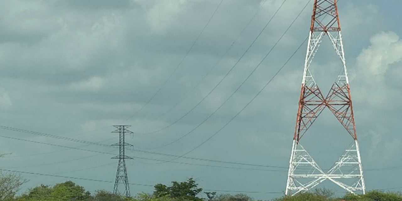 Colombia reanuda la exportación de energía eléctrica a Ecuador con un envío inicial de 8,6 GWh diarios