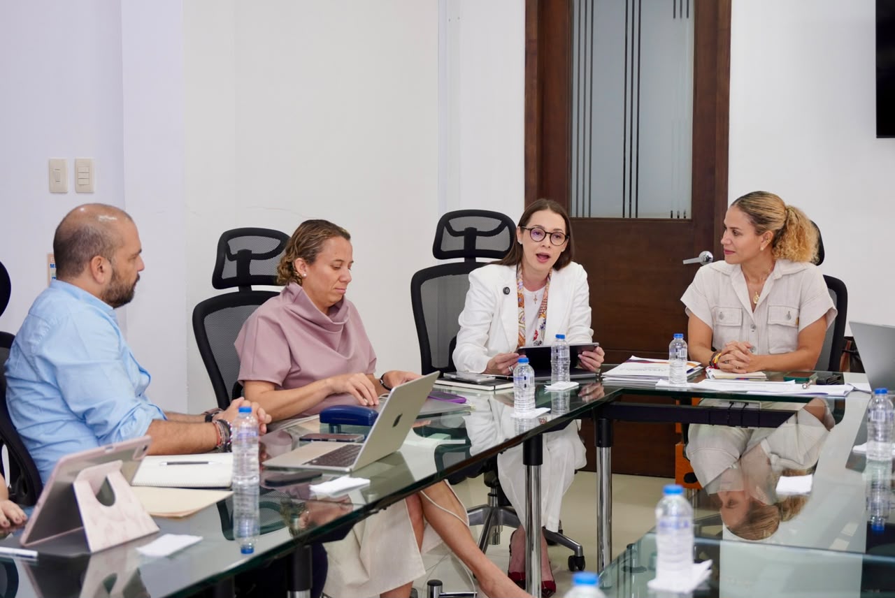 MinTrabajo revisa situación de Comfacor y anuncia acciones para fortalecerla