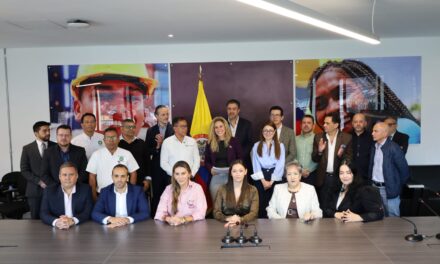 Gobierno y empresas del sector energético acuerdan agenda laboral por cinco años