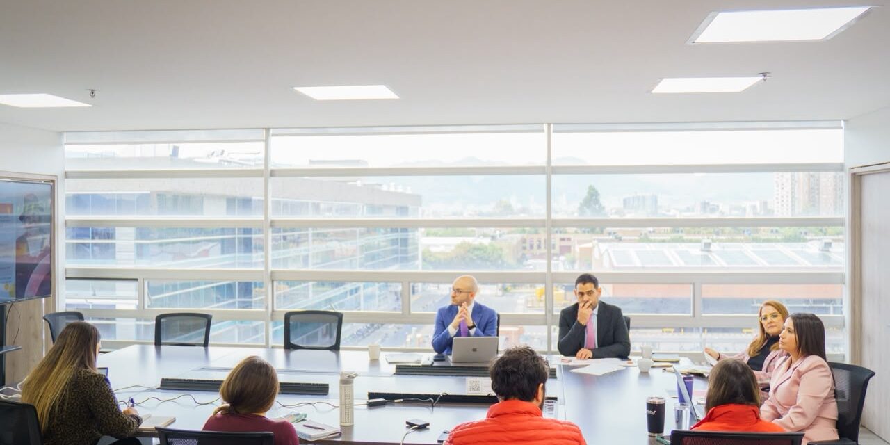 Bogotá y Nación fortalecen acciones para atender a víctimas y mujeres buscadoras
