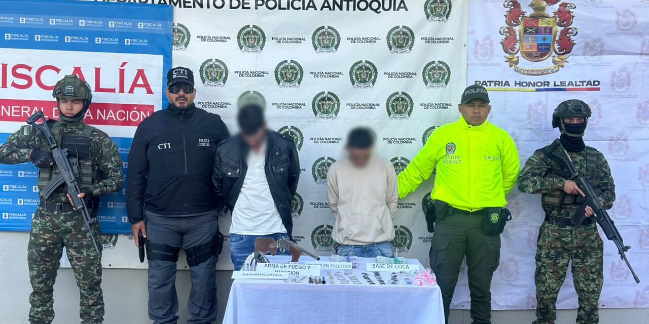 Dos capturas y armas incautadas durante allanamientos en Santa Rosa de Osos