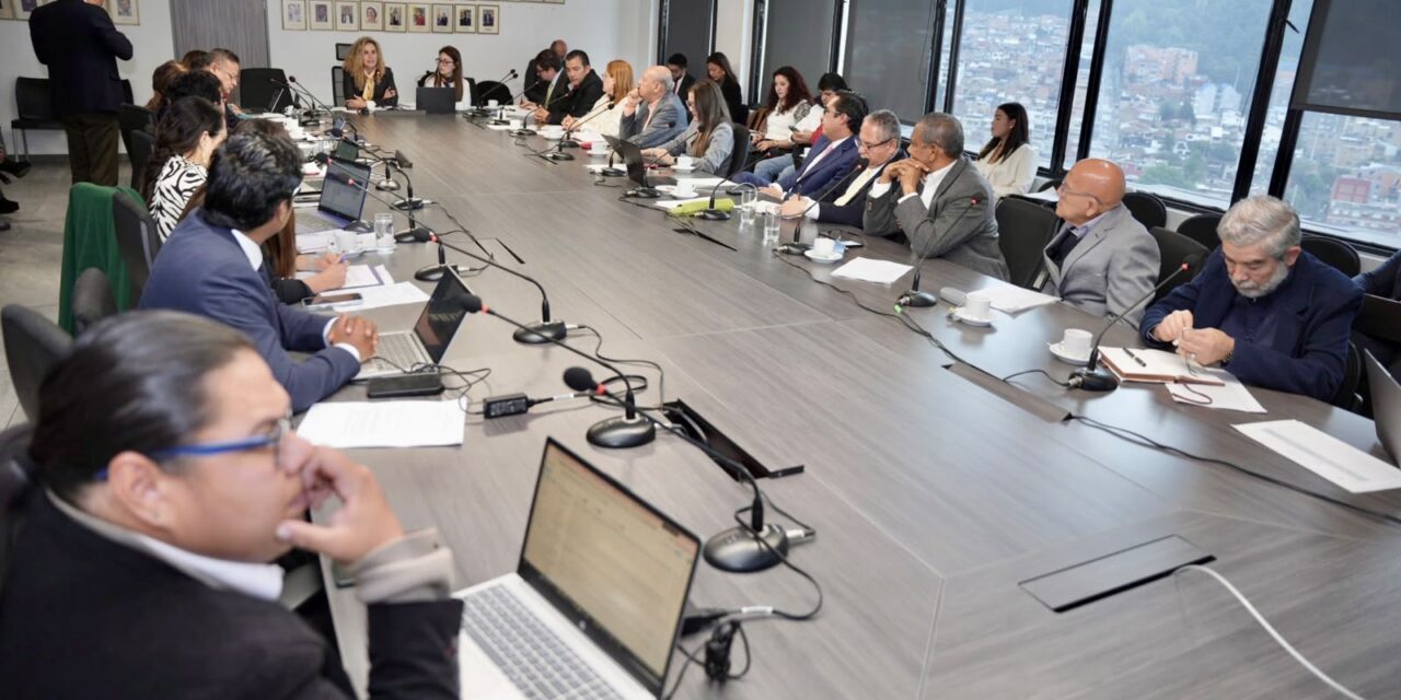 Ministerio del Trabajo reúne a sindicatos y gremios para analizar normas laborales
