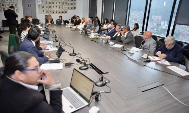 Ministerio del Trabajo reúne a sindicatos y gremios para analizar normas laborales