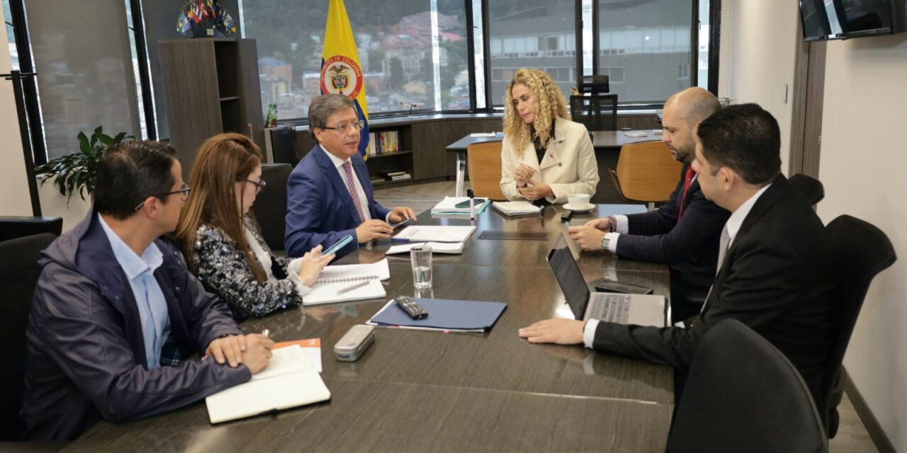 Gobierno y sector cooperativo abren diálogo