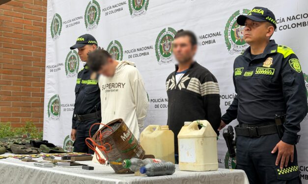 Capturan a dos personas con explosivos, municiones y material alusivo a las FARC-EP en Medellín
