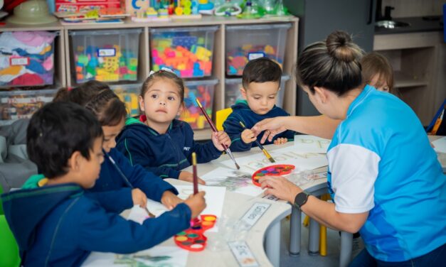 Estudiantes en Colombia fortalecen creatividad, autonomía y pensamiento crítico mediante habilidades socioemocionales