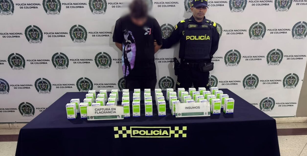 Capturan a un hombre y aprehenden a un adolescente con cinco litros de ketamina en Bello