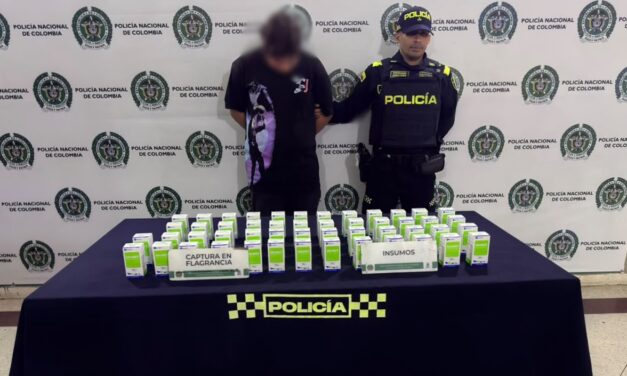 Capturan a un hombre y aprehenden a un adolescente con cinco litros de ketamina en Bello