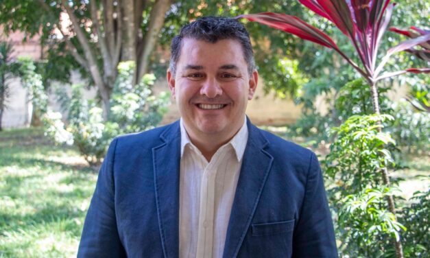 Santiago Arango Aramburo asume como decano de la Facultad de Minas