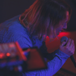 Elliot protagoniza el nuevo capítulo de Sesiones MonteRanco con una propuesta de pop experimental