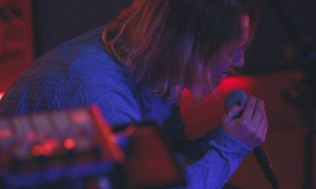 Elliot protagoniza el nuevo capítulo de Sesiones MonteRanco con una propuesta de pop experimental