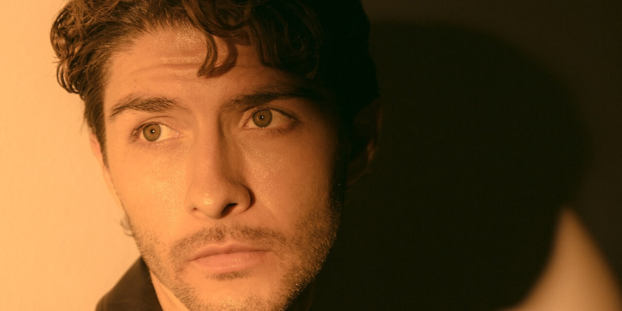 Alex Ponce presenta “Que seas tú”, una canción sobre el amor y la vulnerabilidad emocional